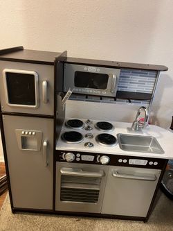 Woden play kitchen