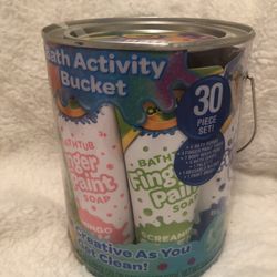 NEW Kids Crayola Bath Activity Bucket 