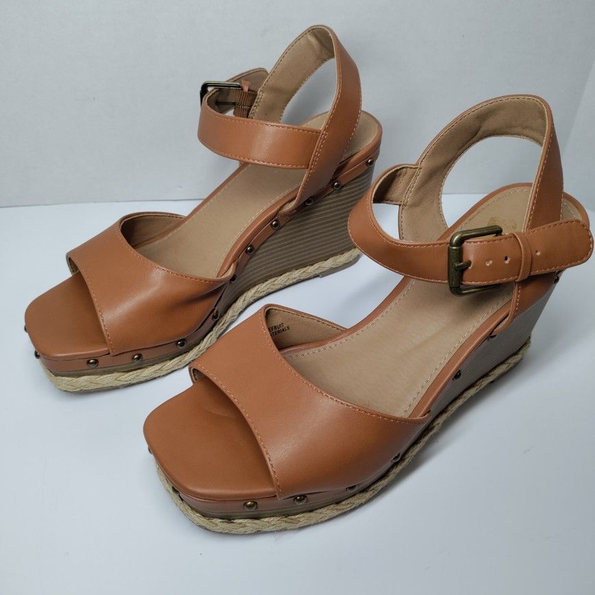 REPORT Platform Wedge Sandals size 8.5 Brown
