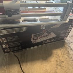 Skills Flooring Saw