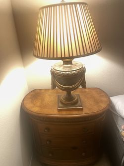 2 Lamps with 2 Drawers