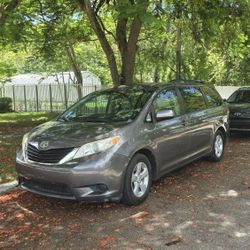 2011 Toyota Sienna