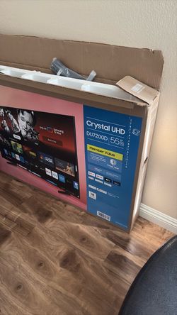Samsung 55 inch crystal UHD $400 new inbox
