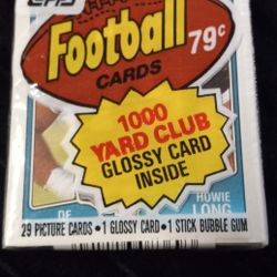 1988 Topps Football Cello Pack, 39 Cards Howie Long On Top