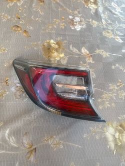 2019-22 Toyota Corolla hatchback taillight driver side