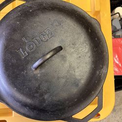 Lodge Cast Iron Dutch Oven 