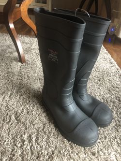 Men Boots Brand New Size 11