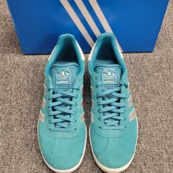 Women's Adidas Gazelle Artic Fusion/ Silver Metallic/ Cloud White Size 8