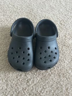 Size 10c crocs