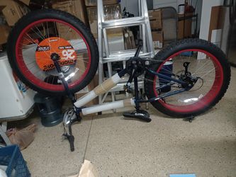 Mongoose Dolomite 26" Fat Tire NEW with box