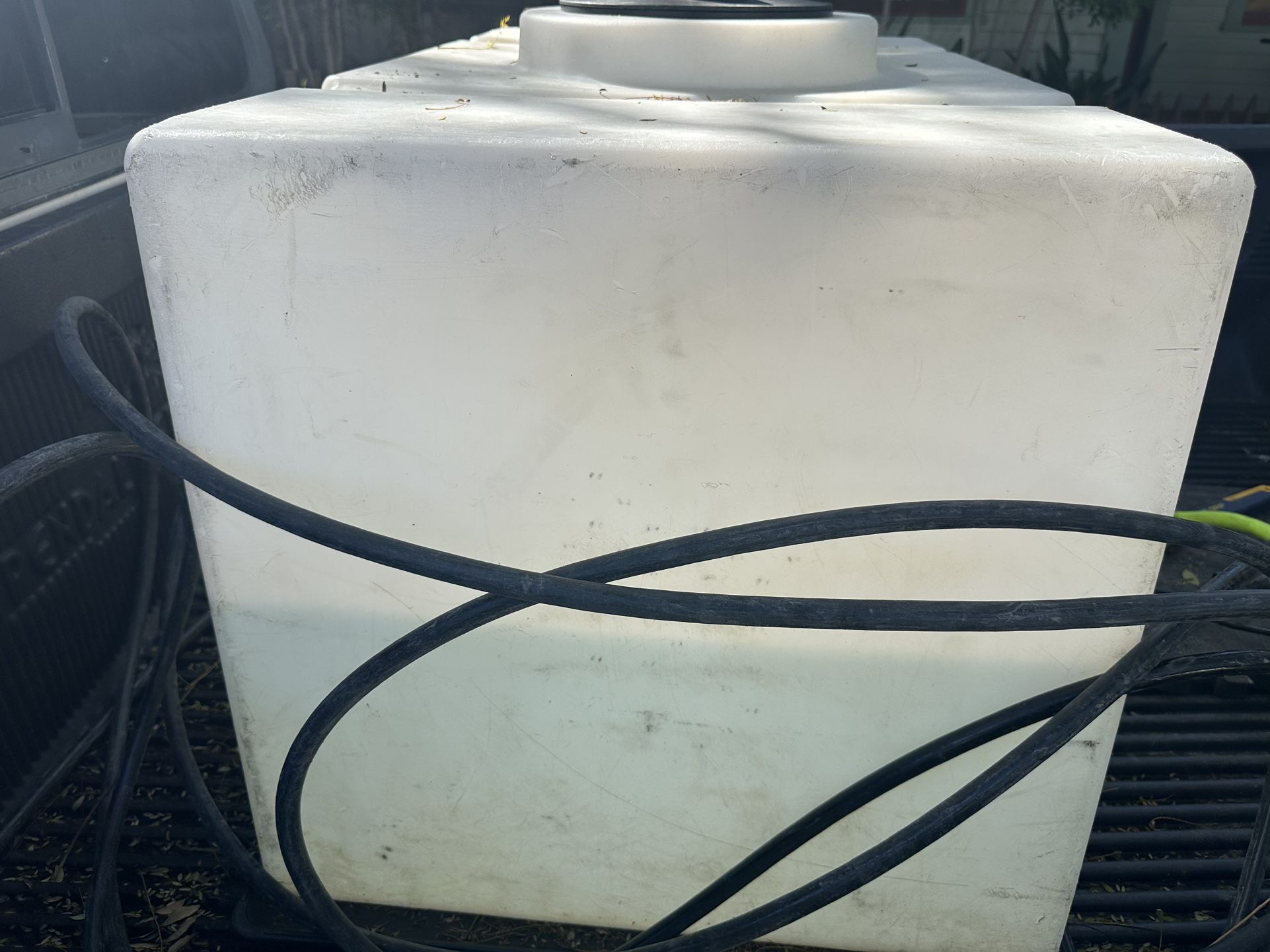 100 Gallon Water Tank 