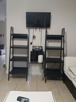 ESTANTES/ STANDS