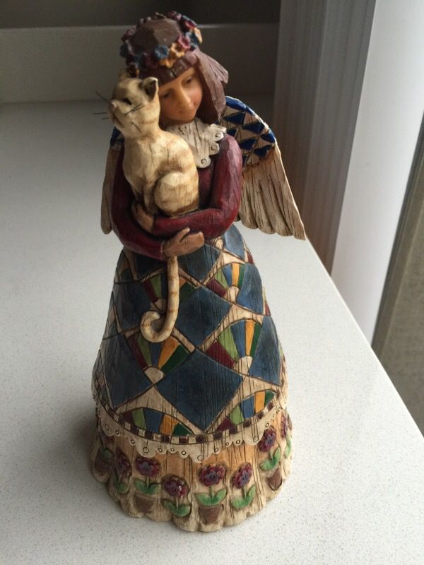 Heartwoodcreek Angel Figurine