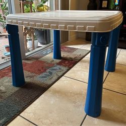 Step 2 Table with Chairs