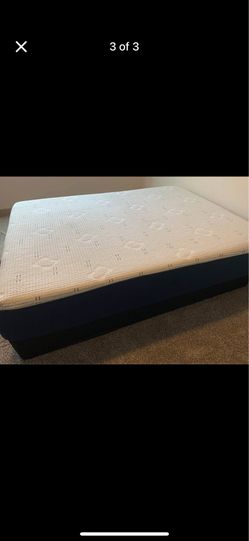 Queen mattress with box spring