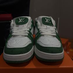 LV trainers size 7.5US