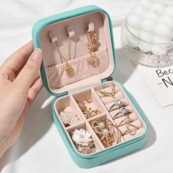 New jewelry box great as Christmas gift