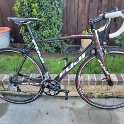 Fuji Altamira carbon fiber bike