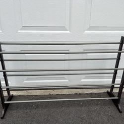 Extendable shoe rack