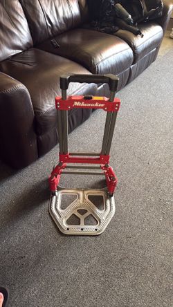 Milwaukee 73777 Folding Hand Truck 150Lb