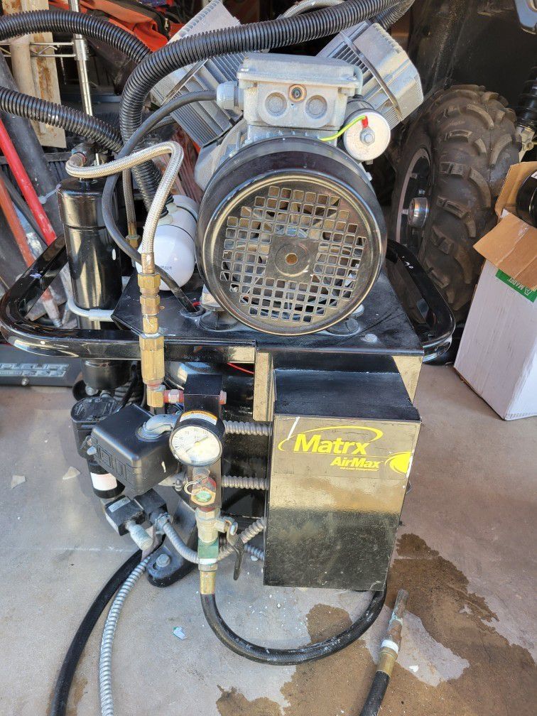 Used Dental Air Compressor Matrx AirMax OL3 for Sale in El Centro