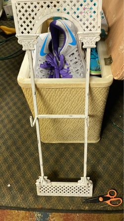 Plates holder