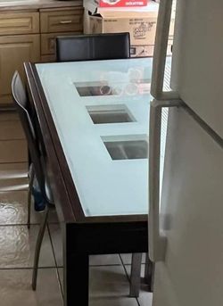 New Glass Heavy Table