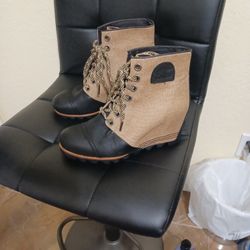 Sorel Woman Prenium Wedge Booties
