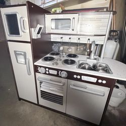 Play Kitchen