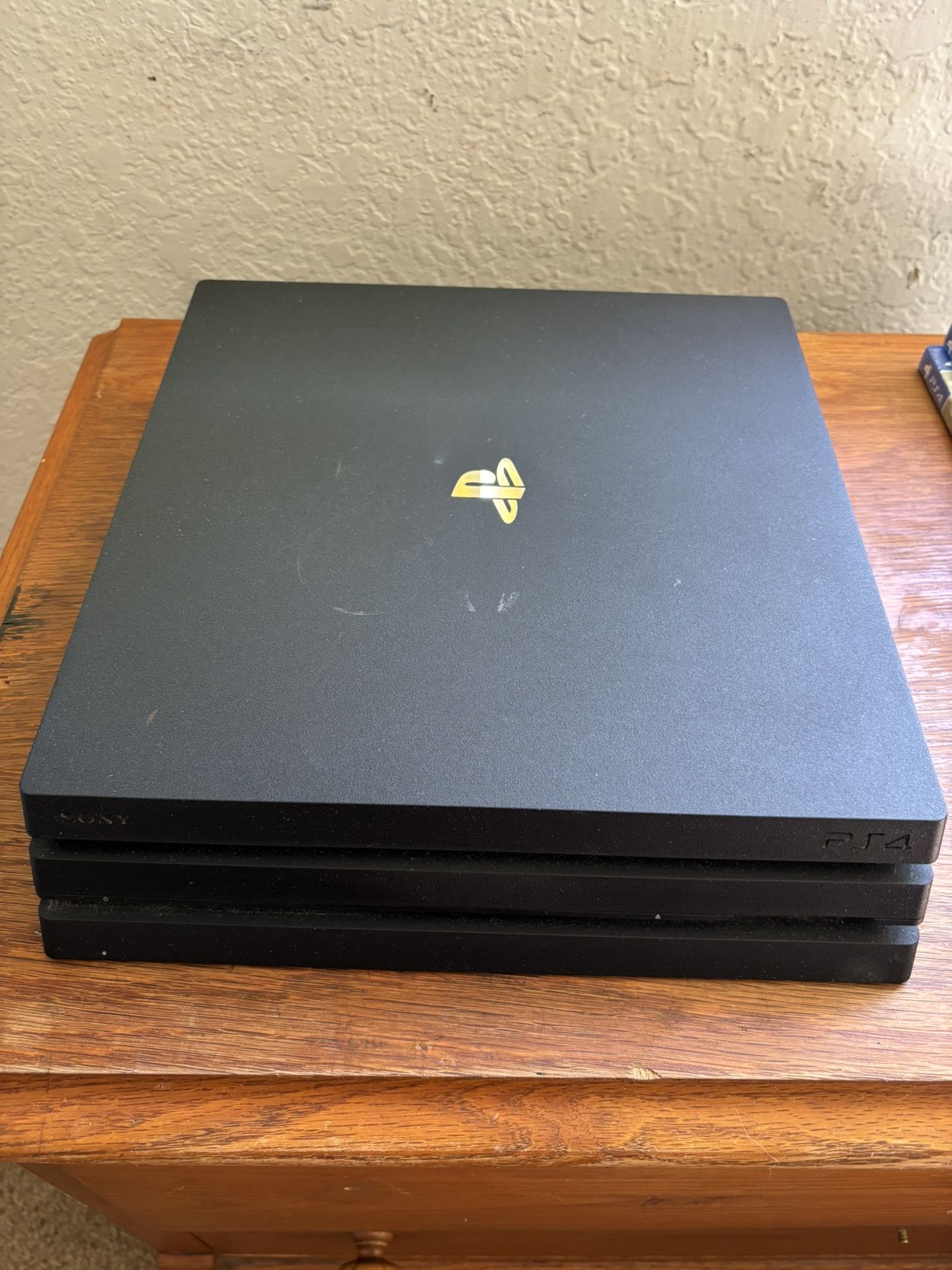 PS4 Game Console