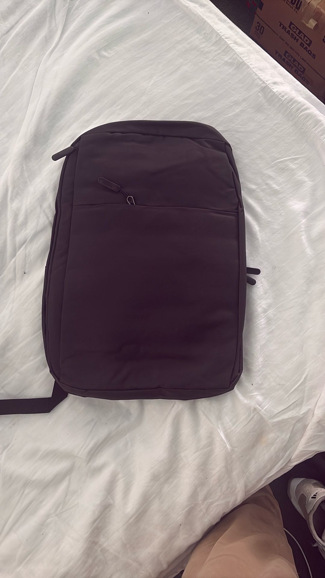 padded, high-quality bag with multiple pockets and storage areas. include a power bank pocket and an adapter for charging