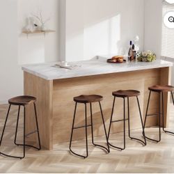 Set of 4 bar stools/chairs