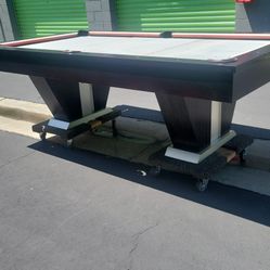 Pool Table 8ft ( Free Delivery & Set Up ) 