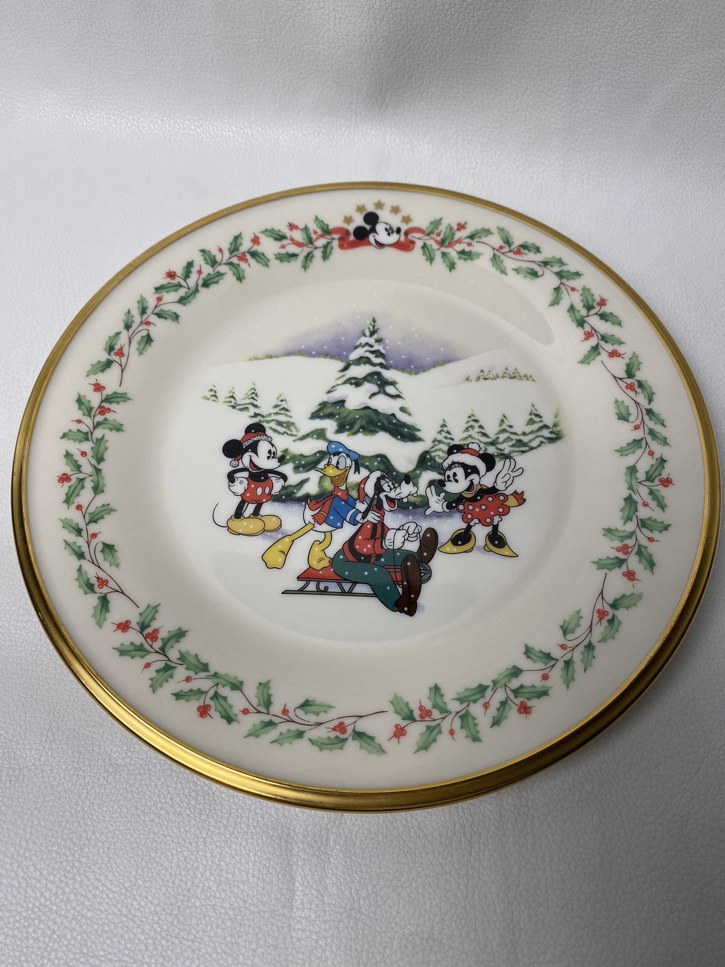 Lenox Holiday Disney Mickey Salad Plate 8 inch Mickey & Co. "First Snow" USA