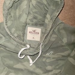 Hollister Camo Sweat Shirt 