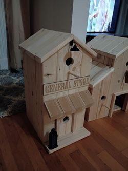 Large General Store Bird Barn