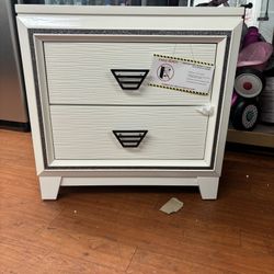 New Ng Stand For $99