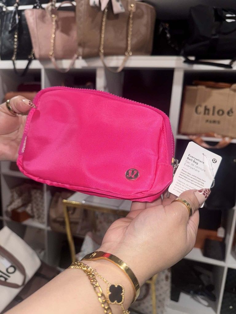 🩷New With Tags Lululemon Barbie Belt Bag💓