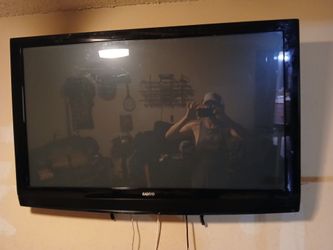55 inch sanyo  TV with wall mount