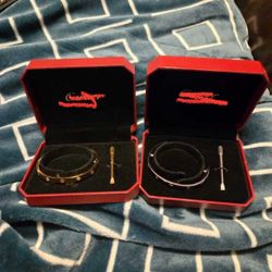 Bracelets with their screwdriver
