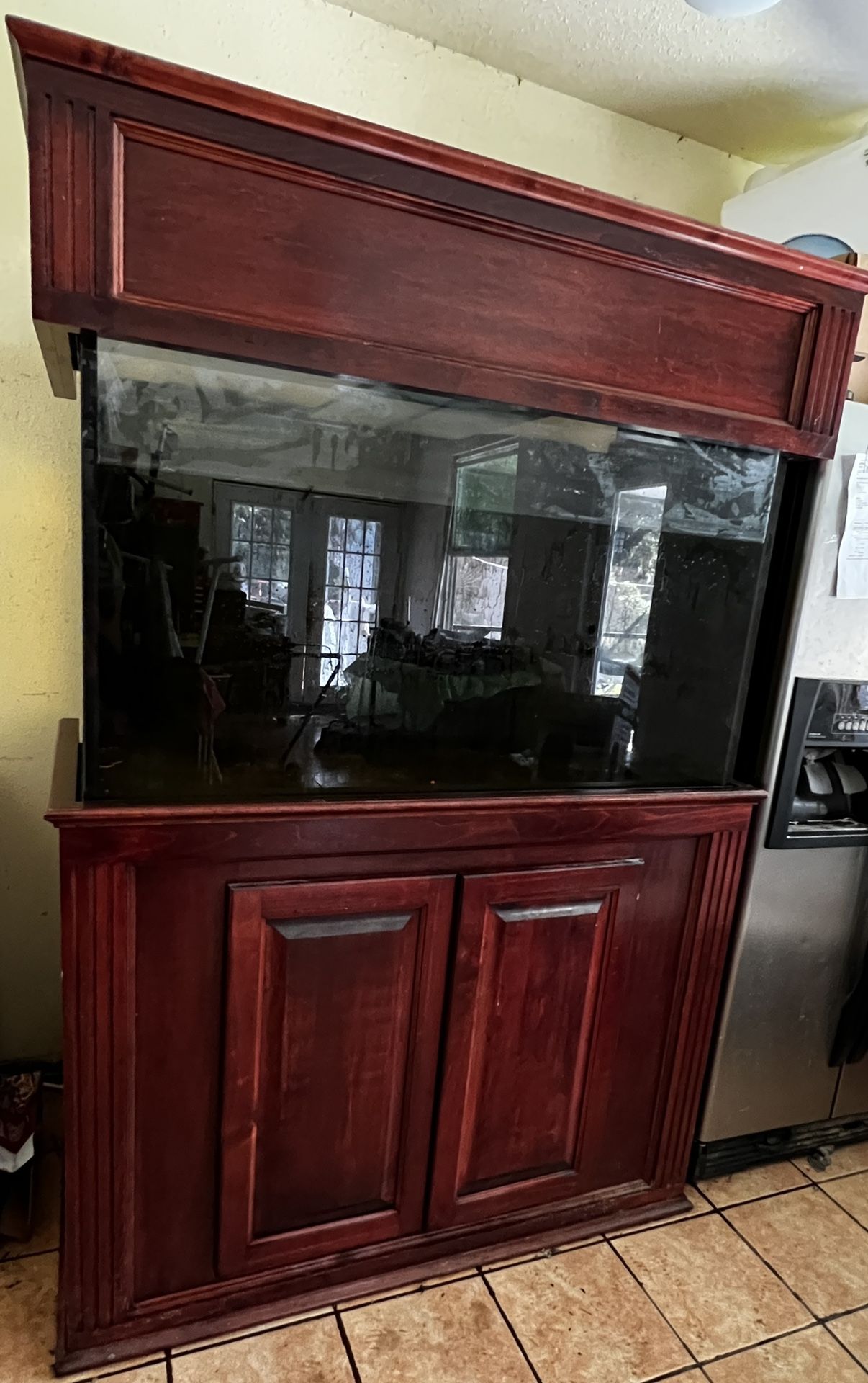 150 Gallon Saltwater Tank with Stand