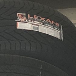 1 New Tiré LEXXANI 315/35/20” $100