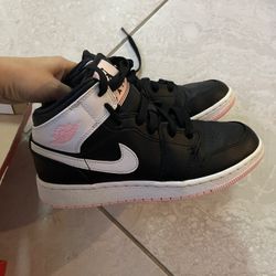 Jordan 1 mid