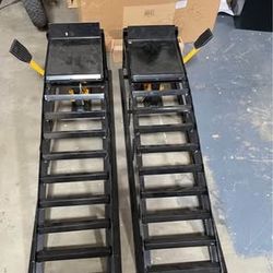 Slightly Used 2 Pack Hydraulic Car Lift Ramp 5 Ton Load Capacity, Adjustable Auto Truck Lift