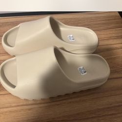 Men’s Size 9 Adidas Yeezy Bone  Slide