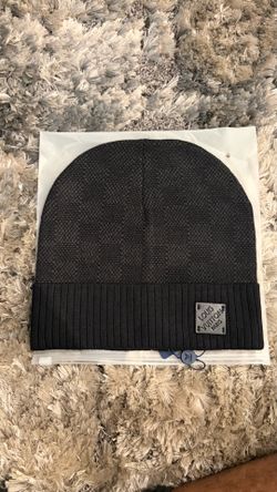 Lv hat