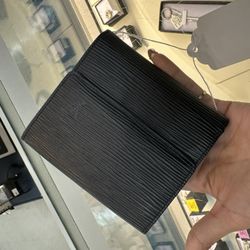 LOUIS VUITTON (‼️ASK FOR KASSY‼️)