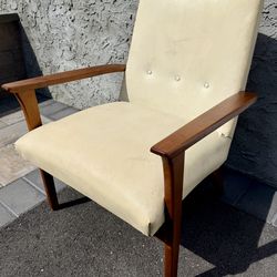 1960s Mid Century Modern Walnut Arm Chair