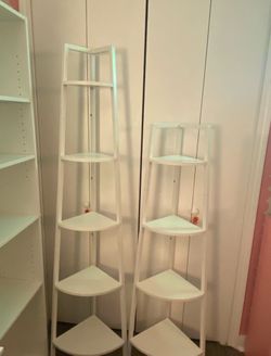 2 Corner Shelves