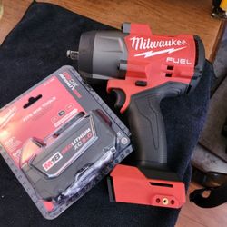 Milwaukee M18 FUEL 1/2" High Torque Impact Wrench W/5.0 Battery New. Firm Price🛑